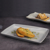 จานกระเบื้องสี่เหลี่ยมผืนผ้า 9.5 นิ้ว Rollin สำหรับร้านอาหาร