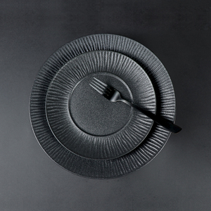 เครื่องเคลือบดินเผาจานดีไซน์ใหม่ Matt Frosting Black Restaurant Plate