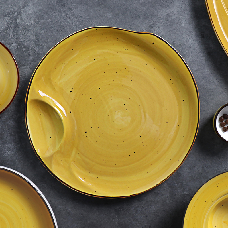 ชุดอาหารเย็น Porcelain ชุดจานชามเซรามิคสีเหลืองสำหรับรับประทานอาหารในโรงแรม