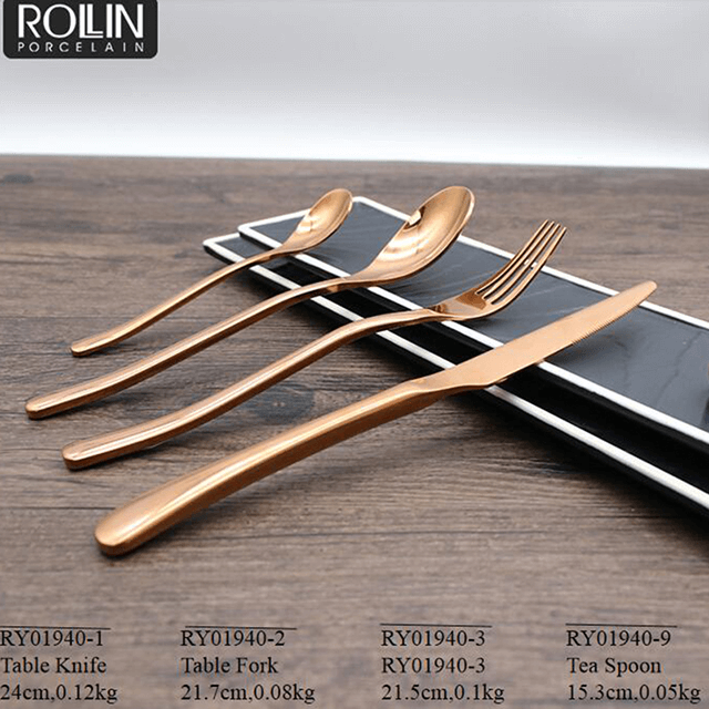 ชุดช้อนส้อมบนโต๊ะอาหาร Flatware ร้านอาหาร Gold 304 Stainless Steel Knife Cutlery 