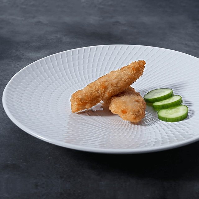 ซัพพลายเออร์โรงแรมกว่างโจว จานอาหารค่ำสีขาว อาหารรสเลิศ จานปาร์ตี้เซรามิก จานพอร์ซเลนสีขาวแบบกำหนดเองสำหรับร้านอาหาร