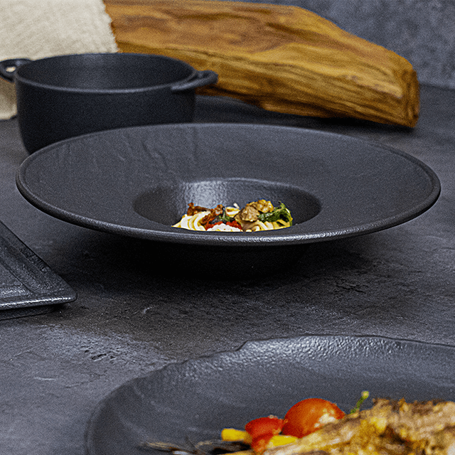 ภาชนะใส่อาหาร Black Matt สำหรับร้านอาหารญี่ปุ่น Entree Plates Black Plates Sets Dinnerware