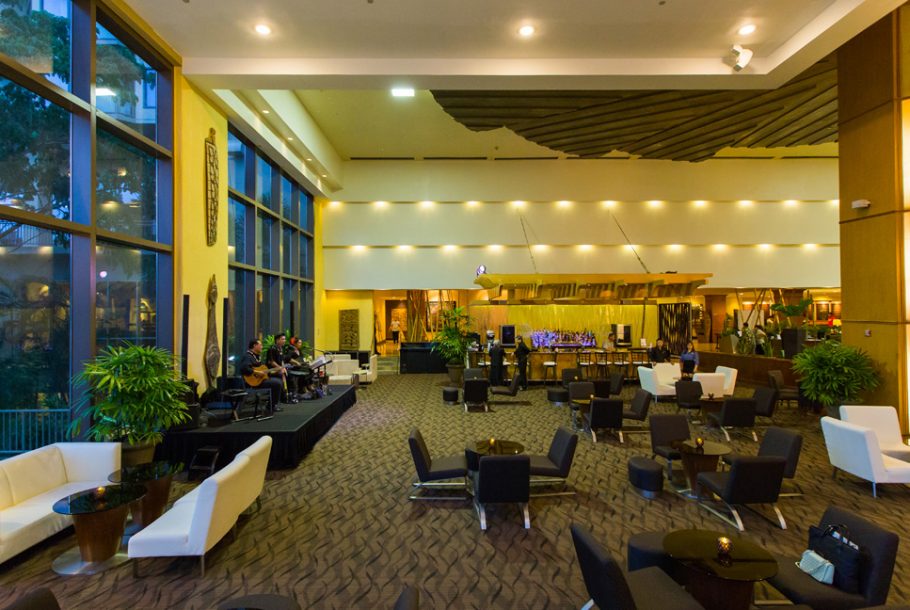 การรับประทานอาหาร - ดุสิต บีช รีสอร์ท กวม (1)