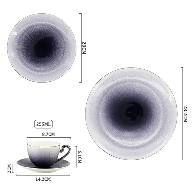 ชุดม่วง